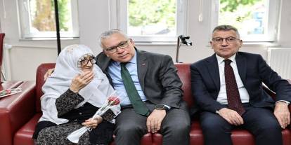Sivas Protokolü Huzurevi Sakinleriyle Bayramlaştı
