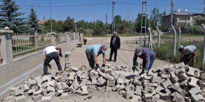 Ulaş'ta Yollara Parke Taşı Döşeniyor