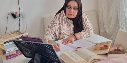 60’ından sonra üniversite mezunu olup kitap çıkardı