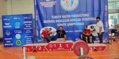 Sivaslı Halterci Mustafa Gül Türkiye Şampiyonu