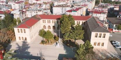 Sivas'ta  Tarihi Liseye Kontenjan Darbesi