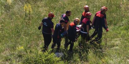 Sivas’ta Kamyonet Şarampole Yuvarlandı: Sürücü Ağır Yaralı