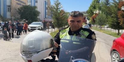 Sivas'ta Motosikletli Polis, YKS'ye Geç Kalan Öğrenciyi Yetiştirdi