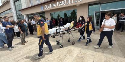 Sivas'ta Sınava Giren Öğrenci Bayıldı