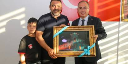 Yerlikaya’dan Minik Güreşçilere Destek