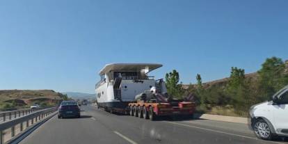 Sivas'tan Yat Geçti, Gören Deniz Aradı!