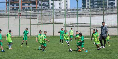 Sivas Belediyesi Yaz Futbol Okulu Kapılarını Açtı
