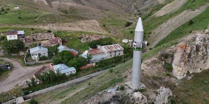 Cami Burada Değil, Lütfen Minareyi Takip Edin!