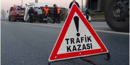 Sivas'ta Otomobil Devrildi: 3 Yaralı