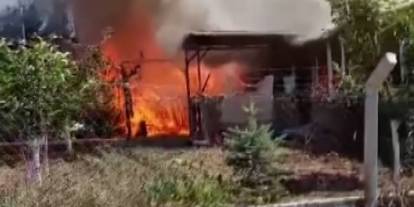 Sivas'ta Müstakil Ev Alev Alev Yandı