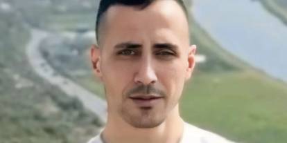 6 kişi tarafından döverek öldürüldü