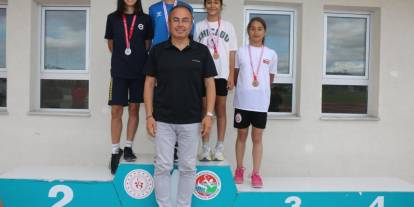 Sivaslı Genç Atletler Piste Damga Vurdu