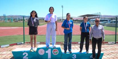 Sivas’ta Küçük Atletlerden Büyük Rekabet