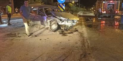 Sivas'ta 2 Otomobil Çarpıştı: 1’i Ağır 2 Yaralı