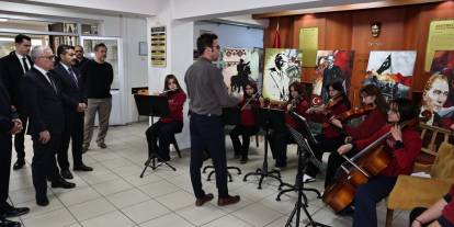 Sivas Valisi öğrencilerle bir araya geldi