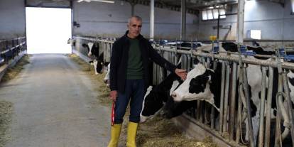 Sivaslı Çiftçi Samet Dağlar’dan 1 Tonluk Süt Üretimi