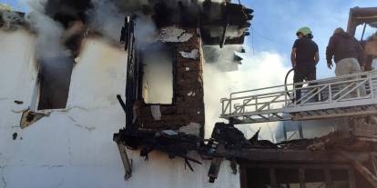 Evli çift, evdeki yangında öldü