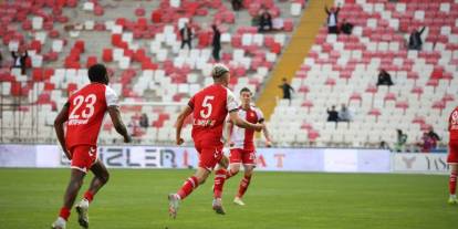 Sivasspor'da Emirhan yıldızlaştı