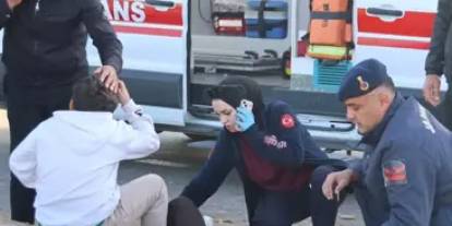 Otomobil ağaca çarptı: Anne ve bebek yaşamını yitirdi