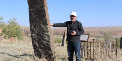 Orhun motifli mezar taşları Sivas’ta