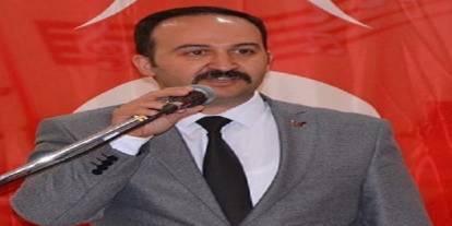 İlker İpek'ten sert tepki: Siyasetin çöplüğü senin gibi kartondan aslanlarla dolu