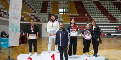 Sivas’ta bilek güreşi rüzgârı esti