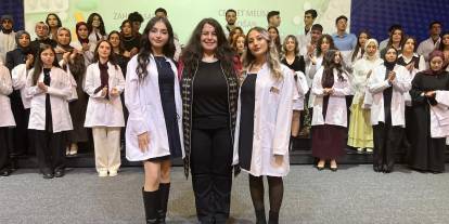 SCÜ’de Geleceğin Eczacıları Beyaz Önlüklerini Giydi