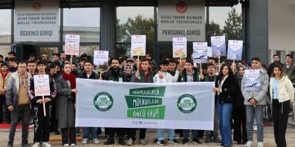 Sivas’ta gençler dumansız kampüs için sahada