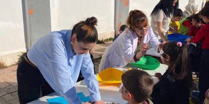 Sivas’ta minikler engelleri hissederek öğrendi