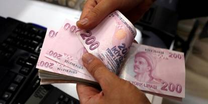 Yaşlı ve engelli aylıkları hesaplara yatırılmaya başlandı