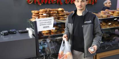 Sivas esnafından ilginç yöntem: Bozuk paraya ikram ekmek