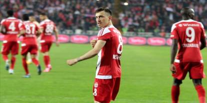 Sivassporlu eski futbolcu bahisten gözaltında