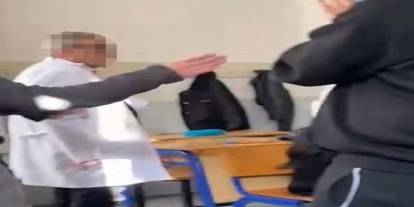 Öğretmenle alay eden öğrenciler hakkında hem disiplin hem polis süreci