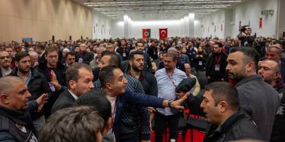 Gençlerbirliği'nin olağanüstü genel kurulunda gerginlik