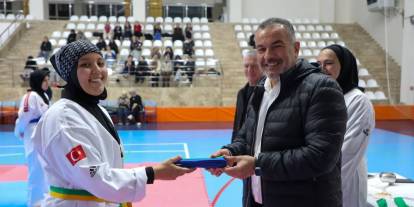 Sivas’ta genç sporculardan kemer gururu