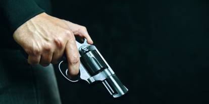 Maganda dehşeti: Camı kurşun delip geçti