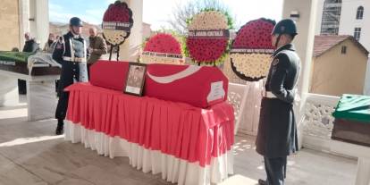 Silah kazası sonucu yaşamını yitiren üsteğmen, toprağa verildi