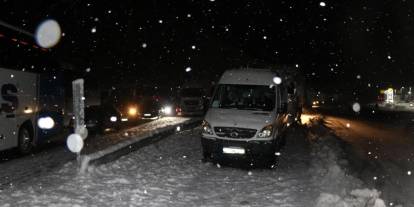 Sivas yolu Erzincan geçitlerinde kar engeli
