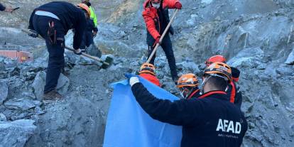 Sivas'ta göçük altında kalan şantiye müdürünün cenazesine ulaşıldı