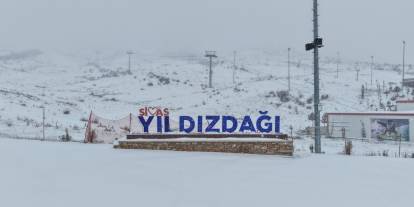 Sivas'ın Yıldız'ı beyaza büründü