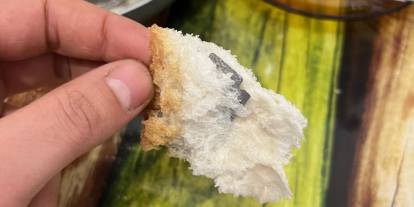 Ekmeğin içinden çıkan şok etti