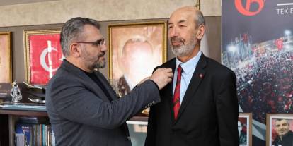 Sivas’ta İYİ Parti’den AK Parti’ye geçti! Rozeti Başkan Tanrıverdi taktı