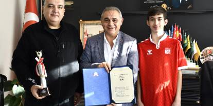 Şampiyona Belediye Başkanından Ödül