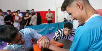 Sivas’ta Bilek Güreşi Müsabakaları Nefes Kesti