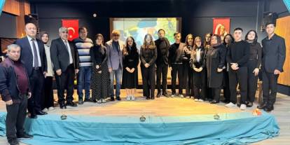 Sivas’ta İlhan’ın dizeleri gecenin sessizliğini bozdu