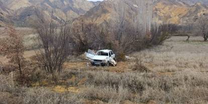 Sivas'ta otomobil devrildi: 1 ölü, 2 yaralı