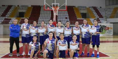 Sivas’ta Yıldız Kızlar Basketbol Şampiyonu Selçuk Ortaokulu