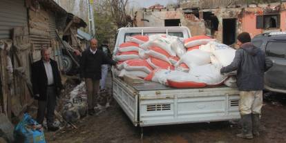 Sivas’ta Evi Yanan Çiftçiye Destek