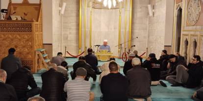 Sivas’ta Eller Semaya Yükseldi