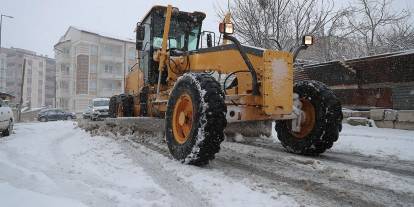 Sivas genelinde karla mücadele aralıksız sürüyor